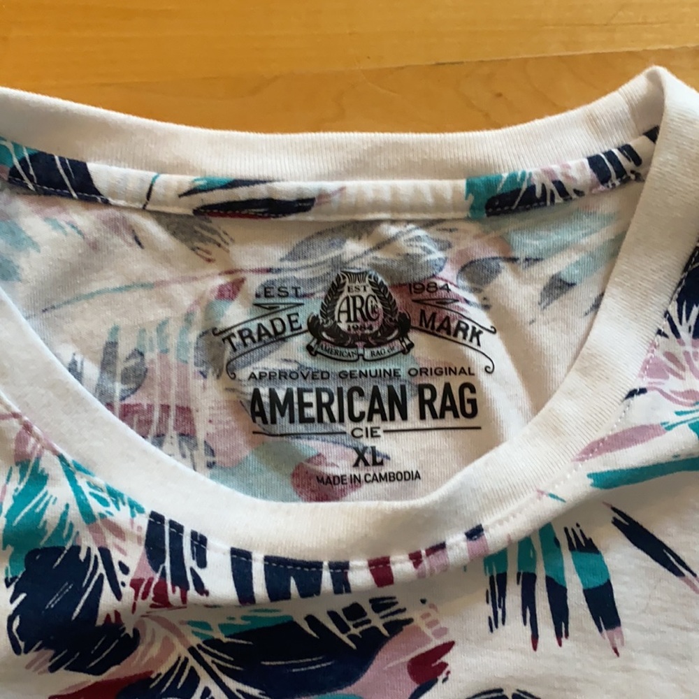 American Rag t shirt - Picture 2 of 2